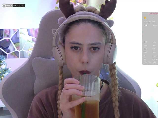 -Light-Fury-'s BongaCams show and profile