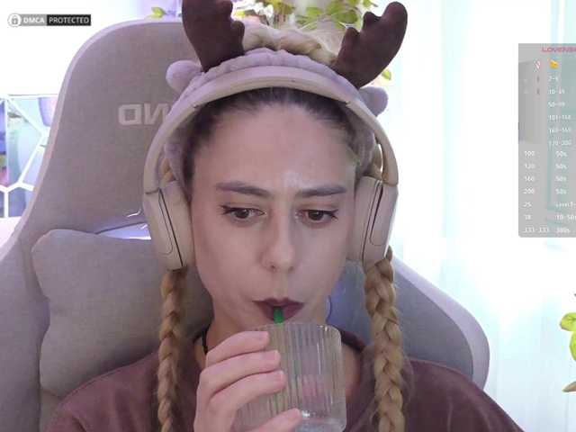 -Light-Fury-'s BongaCams show and profile