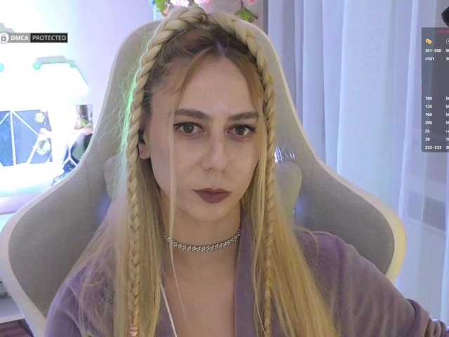 -Light-Fury-'s BongaCams show and profile