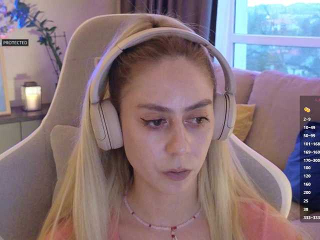 -Light-Fury-'s BongaCams show and profile