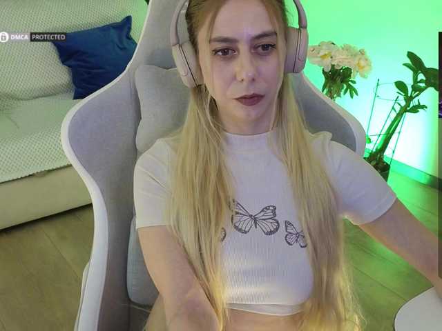 -Light-Fury-'s BongaCams show and profile