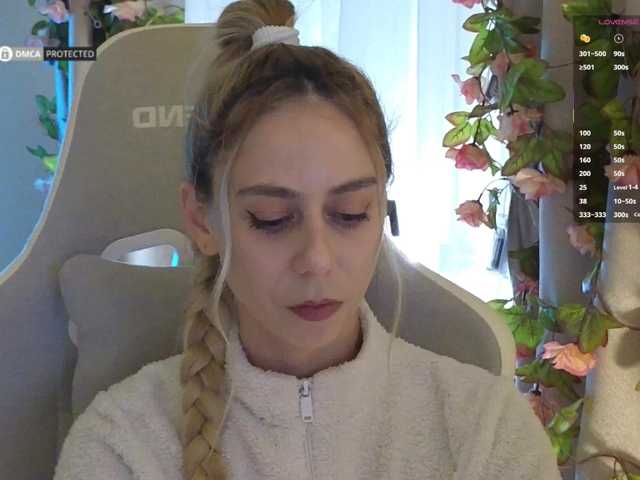 -Light-Fury-'s BongaCams show and profile