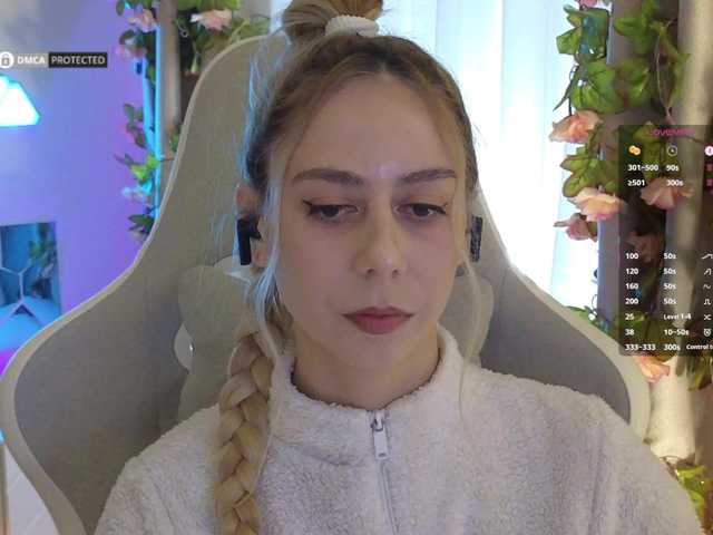 -Light-Fury-'s BongaCams show and profile