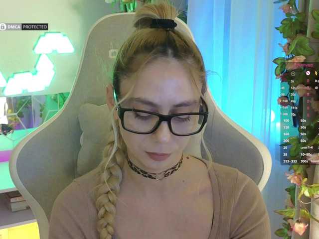 -Light-Fury-'s BongaCams show and profile