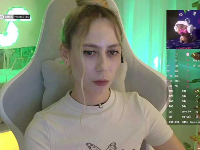 -Light-Fury-'s BongaCams show and profile