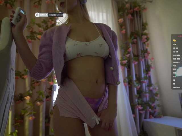 -Light-Fury-'s BongaCams show and profile