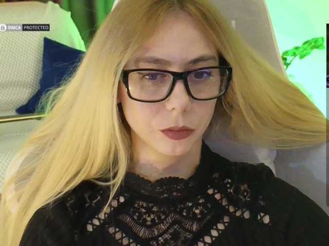 -Light-Fury-'s BongaCams show and profile