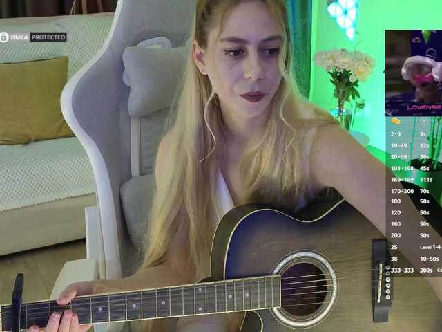 -Light-Fury-'s BongaCams show and profile