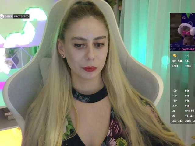 -Light-Fury-'s BongaCams show and profile