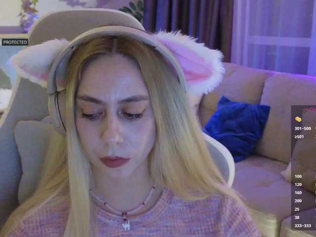 -Light-Fury-'s BongaCams show and profile