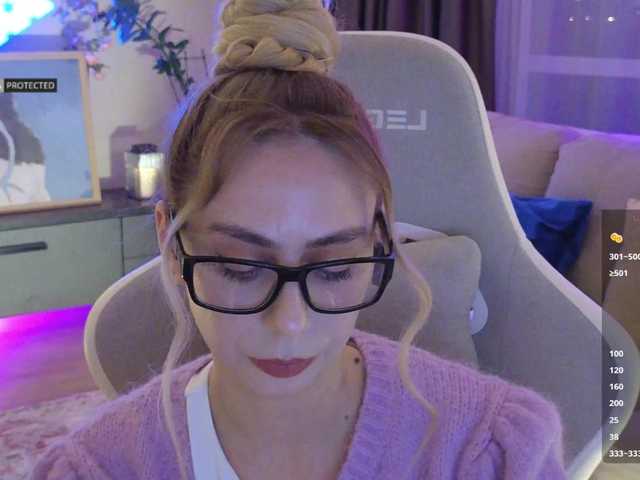 -Light-Fury-'s BongaCams show and profile