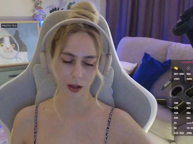 -Light-Fury-'s BongaCams show and profile