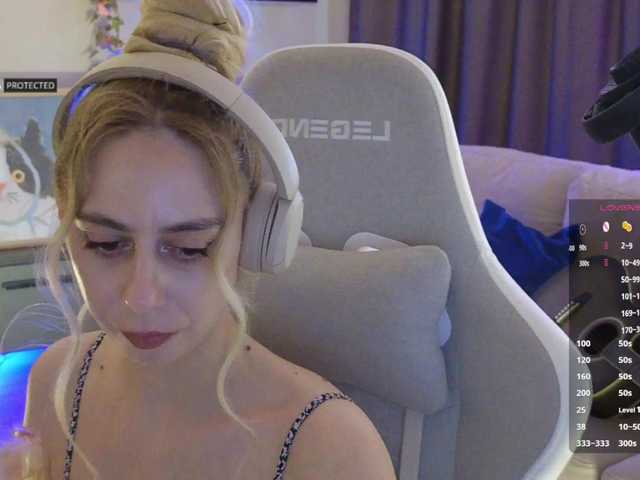 -Light-Fury-'s BongaCams show and profile