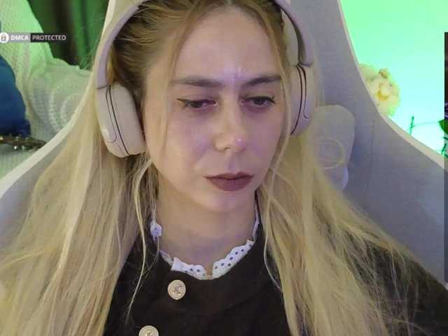 -Light-Fury-'s BongaCams show and profile