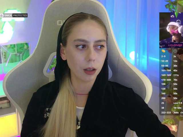 -Light-Fury-'s BongaCams show and profile