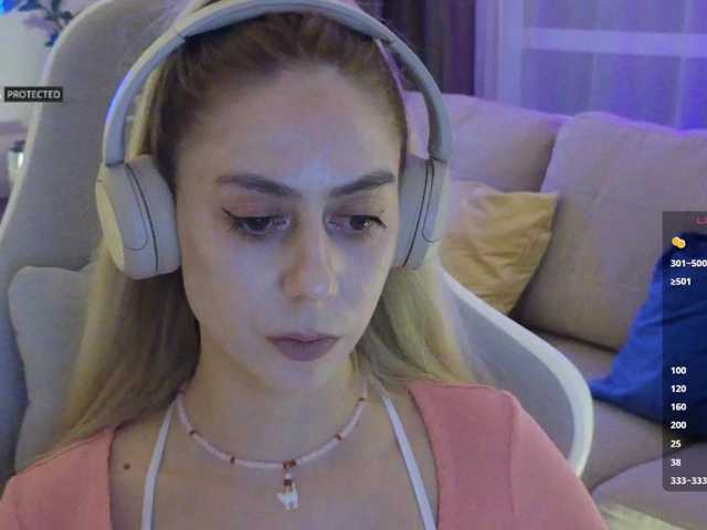 -Light-Fury-'s BongaCams show and profile