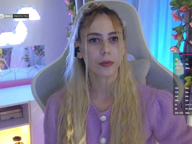 -Light-Fury-'s BongaCams show and profile