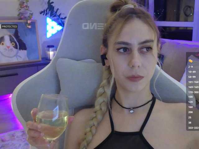 -Light-Fury-'s BongaCams show and profile