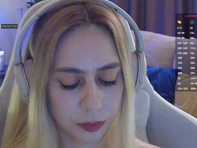 -Light-Fury-'s BongaCams show and profile