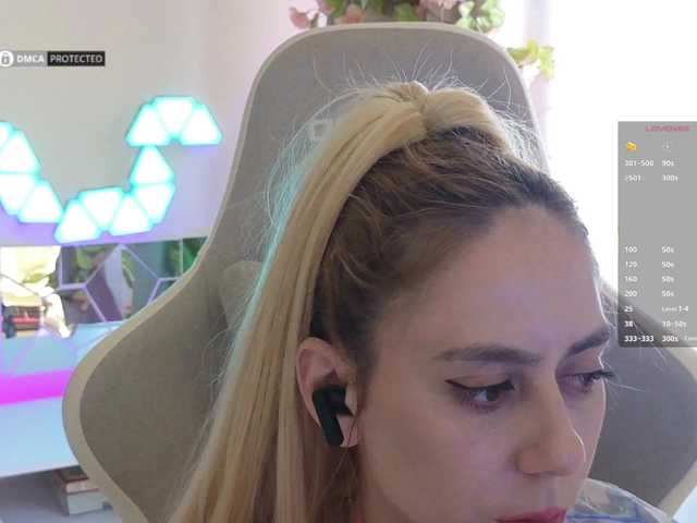 -Light-Fury-'s BongaCams show and profile