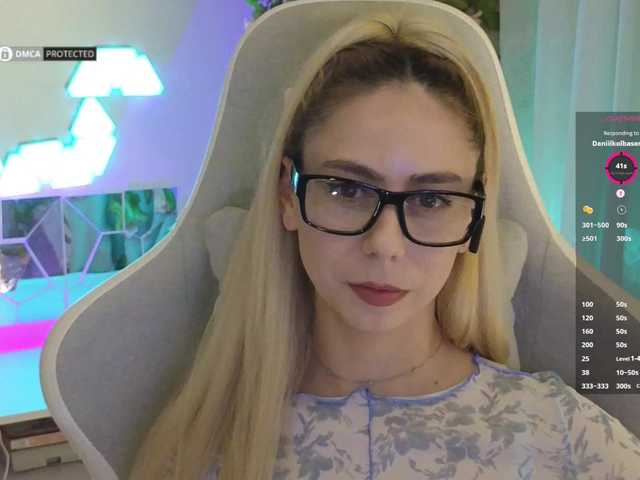 -Light-Fury-'s BongaCams show and profile