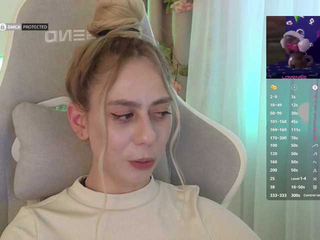 -Light-Fury-'s BongaCams show and profile