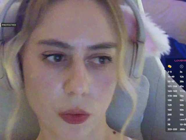 -Light-Fury-'s BongaCams show and profile