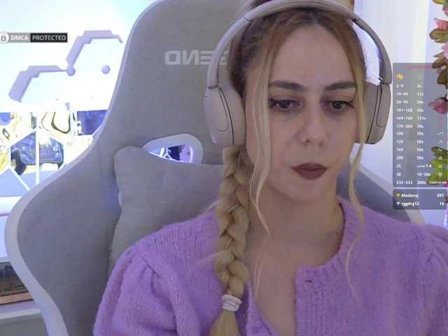 -Light-Fury-'s BongaCams show and profile