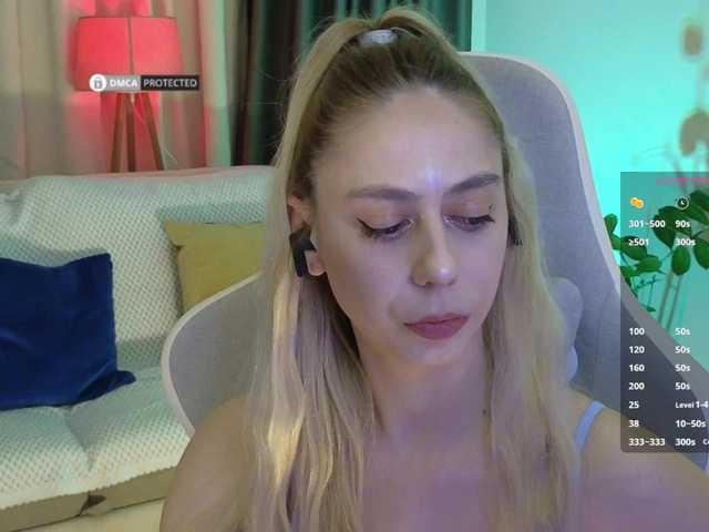 -Light-Fury-'s BongaCams show and profile