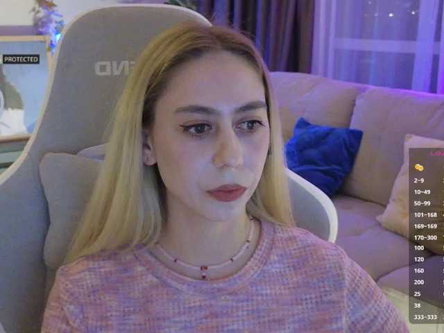 -Light-Fury-'s BongaCams show and profile