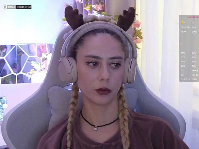 -Light-Fury-'s BongaCams show and profile