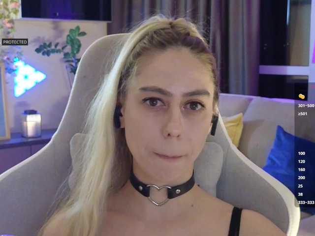 -Light-Fury-'s BongaCams show and profile