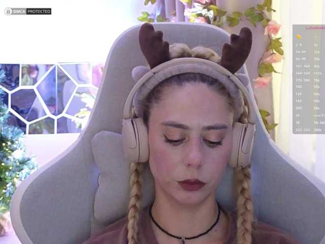 -Light-Fury-'s BongaCams show and profile