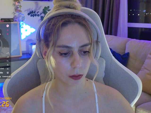 -Light-Fury-'s BongaCams show and profile