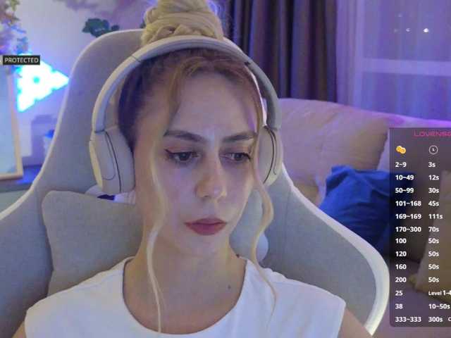 -Light-Fury-'s BongaCams show and profile