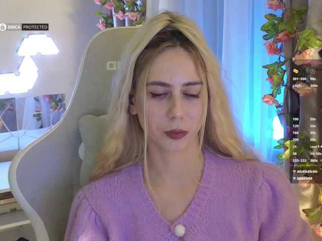 -Light-Fury-'s BongaCams show and profile