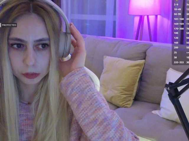 -Light-Fury-'s BongaCams show and profile