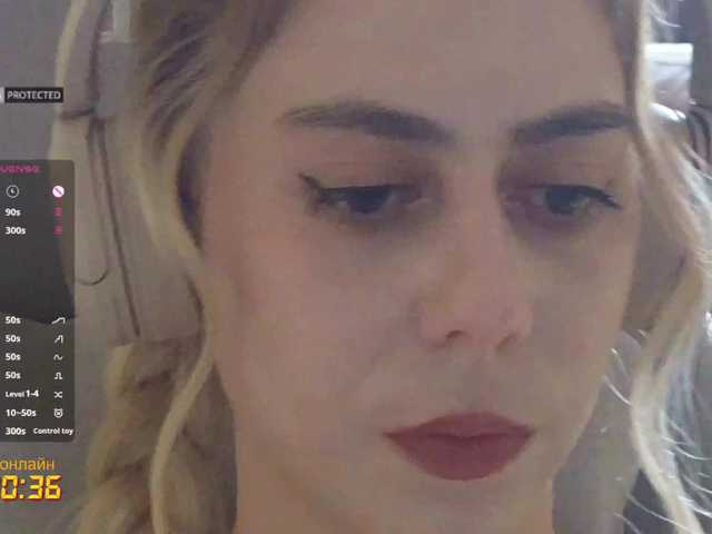 -Light-Fury-'s BongaCams show and profile