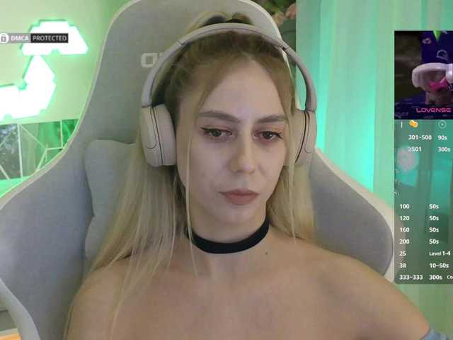 -Light-Fury-'s BongaCams show and profile