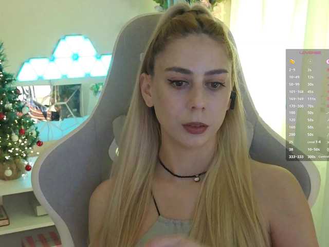 -Light-Fury-'s BongaCams show and profile