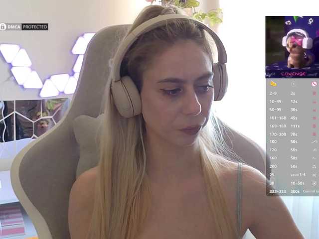 -Light-Fury-'s BongaCams show and profile