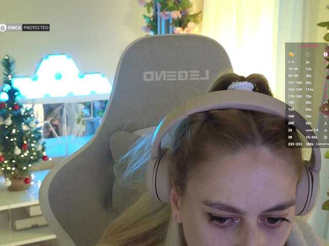 -Light-Fury-'s BongaCams show and profile