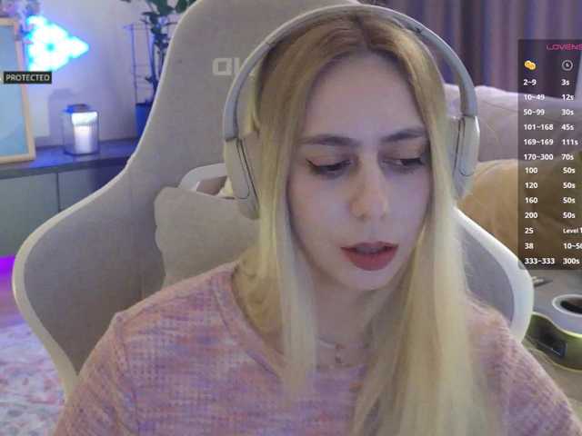 -Light-Fury-'s BongaCams show and profile