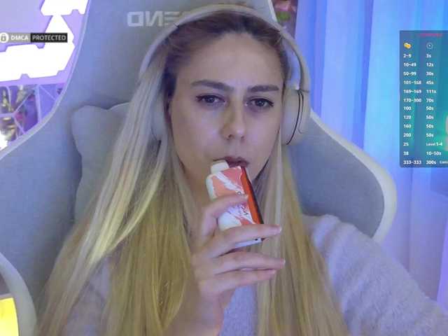 -Light-Fury-'s BongaCams show and profile