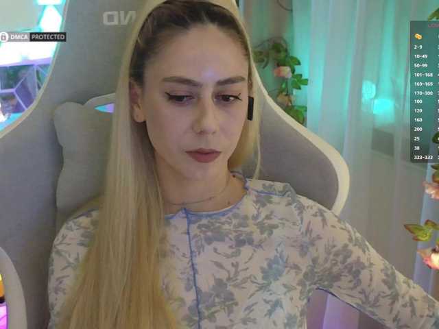 -Light-Fury-'s BongaCams show and profile