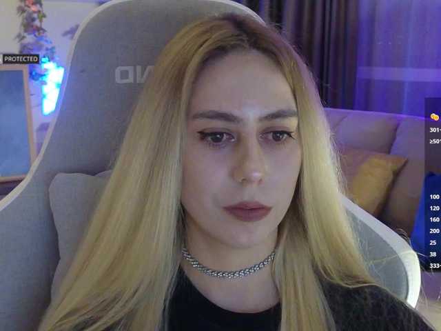 -Light-Fury-'s BongaCams show and profile