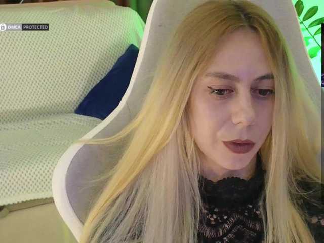 -Light-Fury-'s BongaCams show and profile