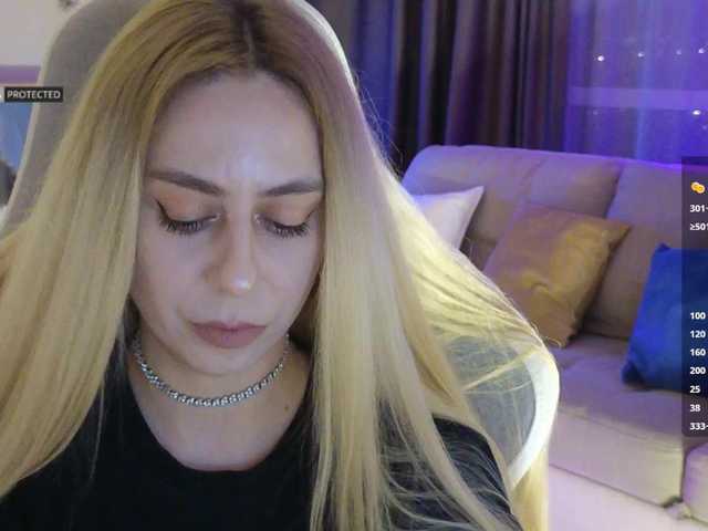 -Light-Fury-'s BongaCams show and profile