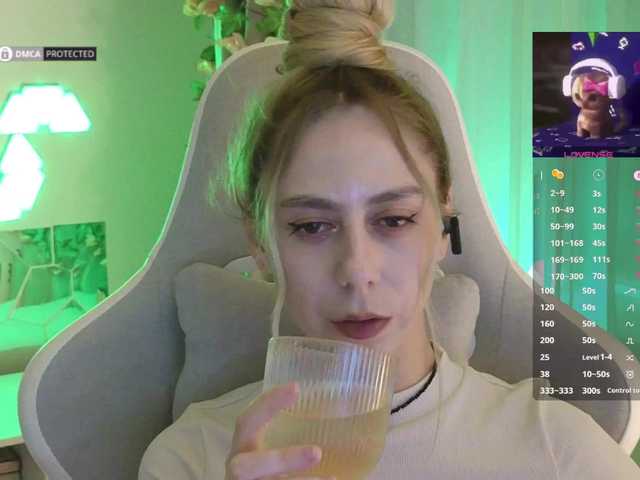 -Light-Fury-'s BongaCams show and profile