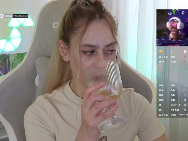 -Light-Fury-'s BongaCams show and profile